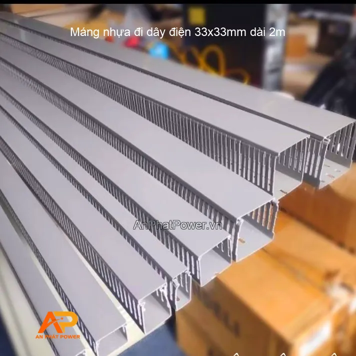 Máng nhựa đi dây điện 33x33mm dài 2m